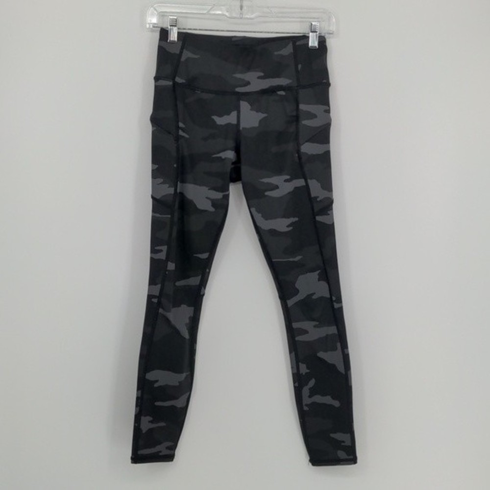 Athleta Women's Camo Leggings Size Extra Small 7/8 length Elastic Waist Pockets
